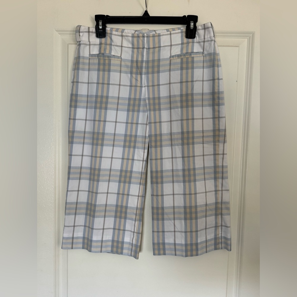 Authentic Burberry capri short pants size 8.